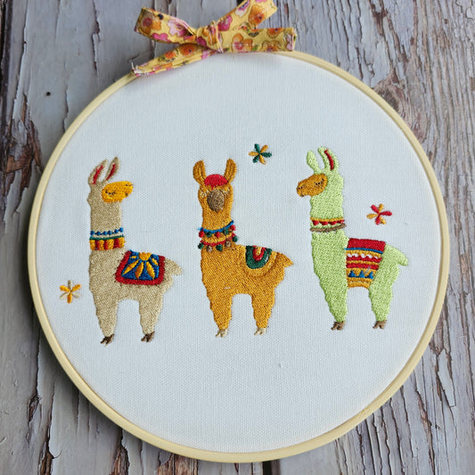Hoop embroidery Alpaca