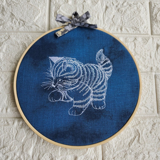 Hoop embroidery cat