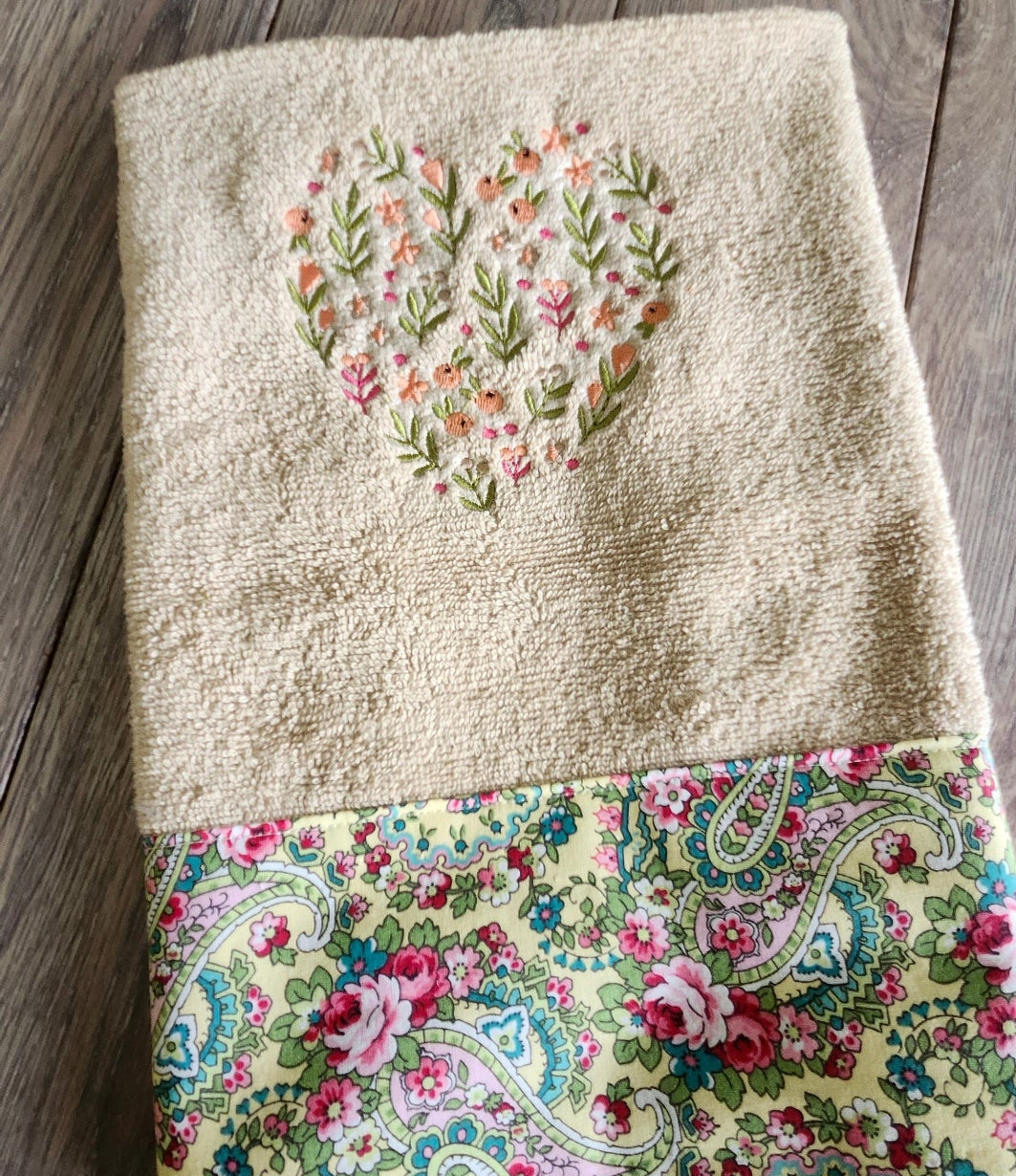 Hand Towel Heart Floral