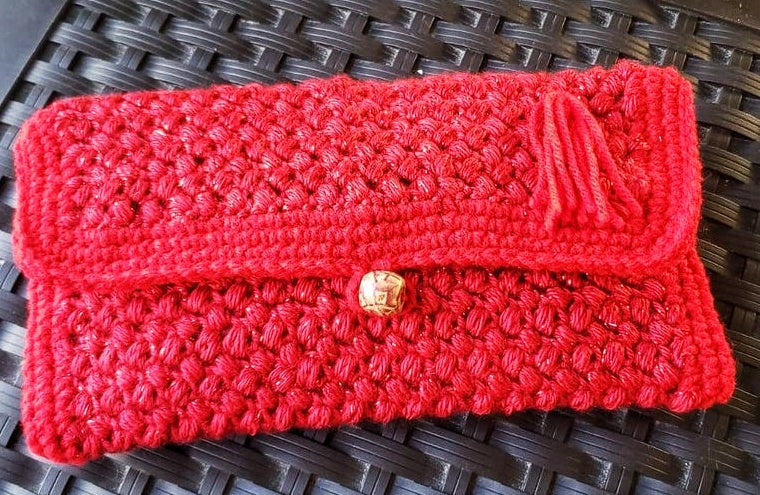 crochet red clutch
